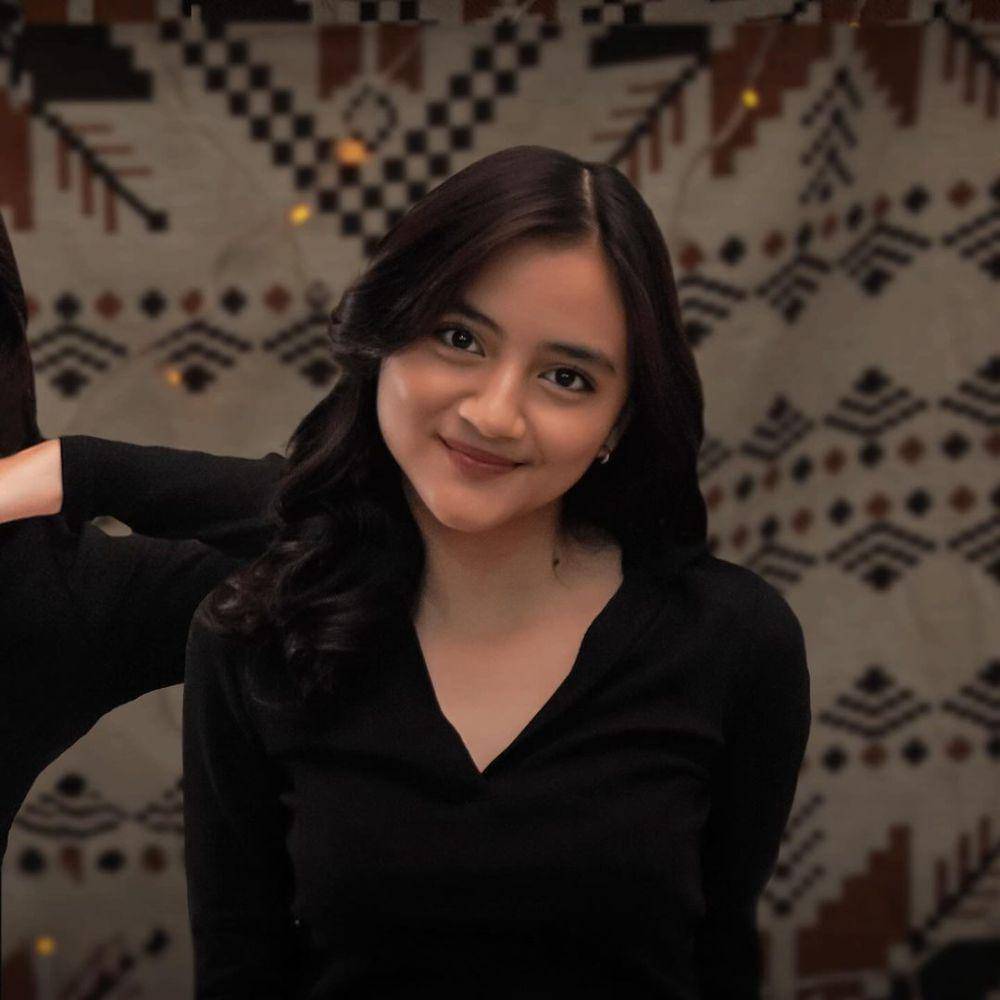 makeup look minimalis untuk first date (instagram.com/nayladpurnama)