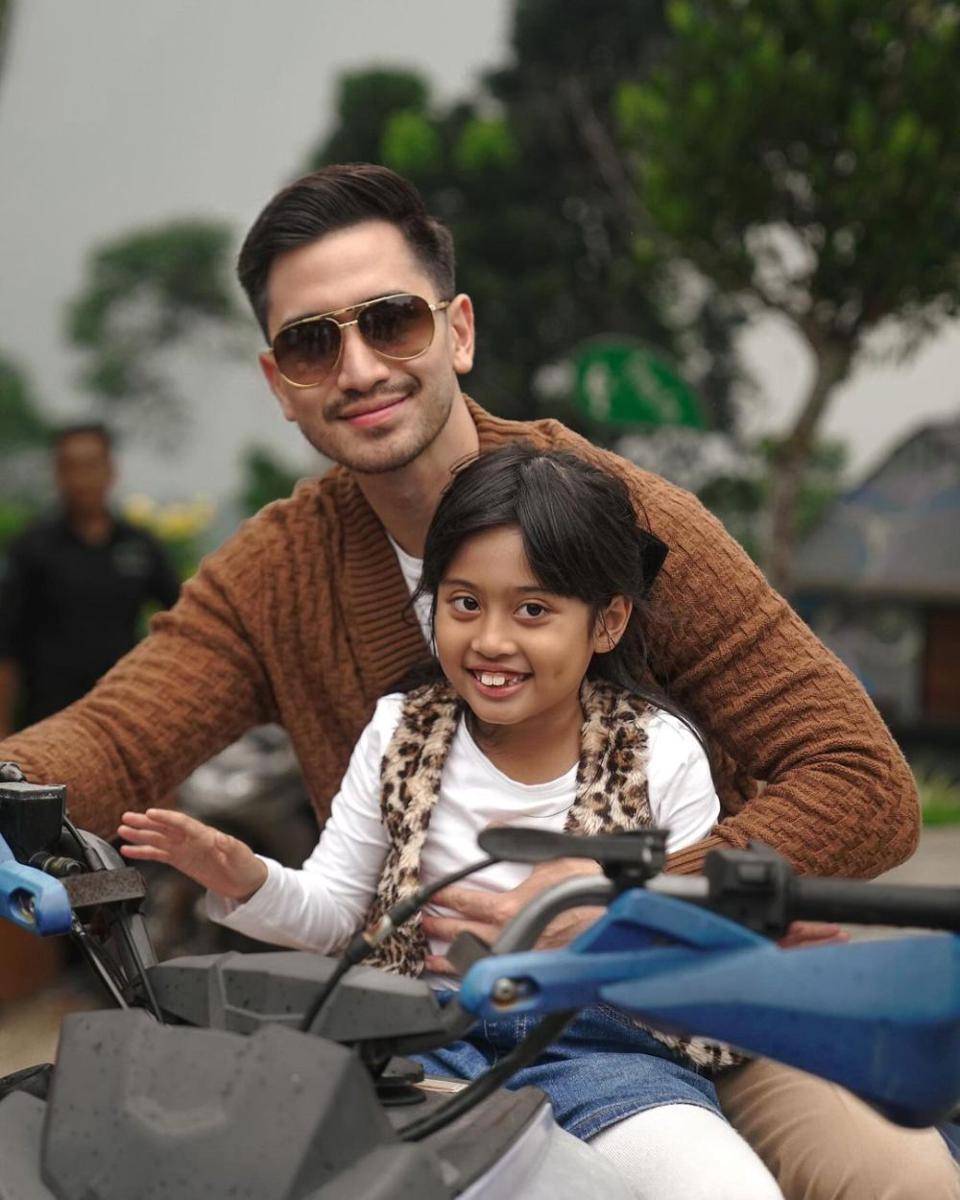 potret Verrell Bramasta dan keluarga (instagram.com/bramastavrl)