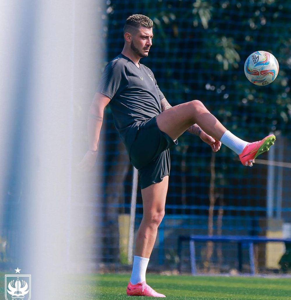 Pemain asing Yevhen Bokhasvhili akan diuji coba PSIS Semarang pada International Match RCTI Sport. (Instagram/@psisfcofficial)