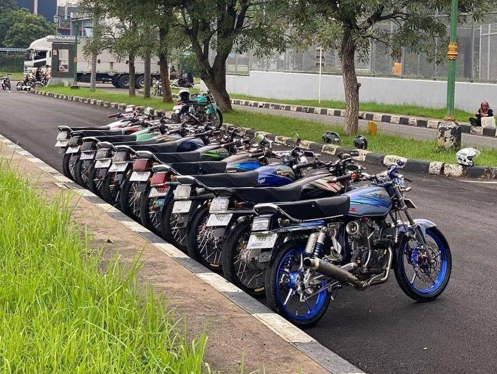 ilustrasi tampak belakang motor Honda GL (instagram.com/gl_pro_neotech_nganjuk)