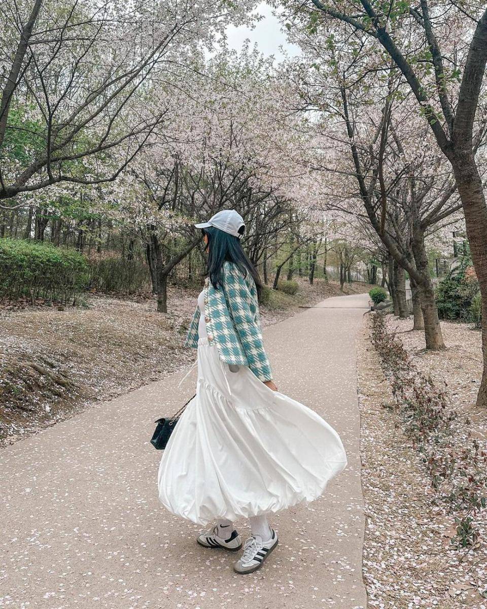 OOTD rok untuk office wear (Instagram.com/mariarahajeng)