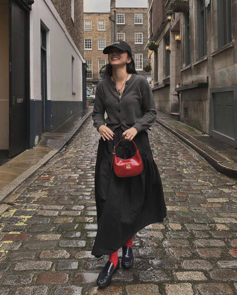 OOTD rok untuk office wear (Instagram.com/elxielvina)