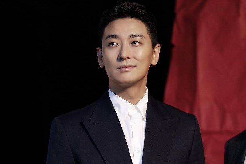 Ju Ji Hoon (post.naver.com/블리츠웨이스튜디오)