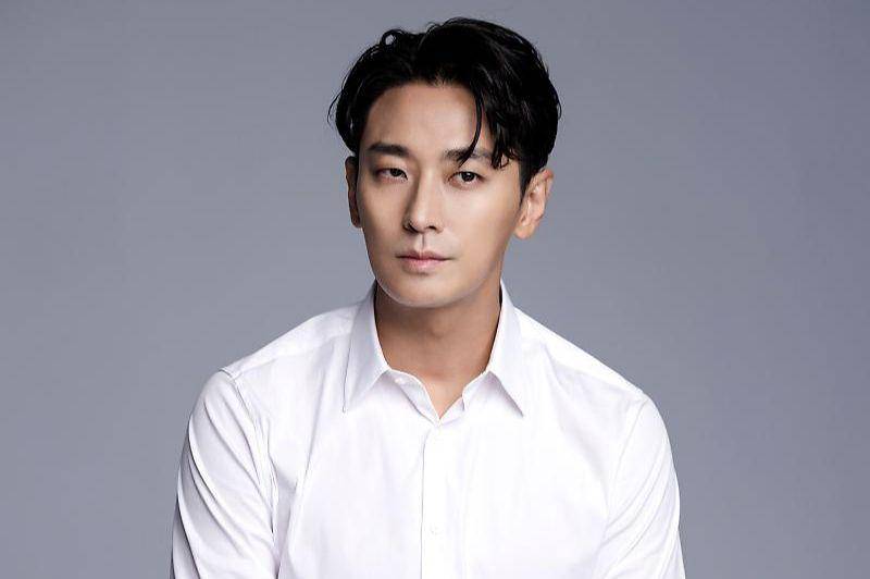 Ju Ji Hoon (post.naver.com/블리츠웨이스튜디오)