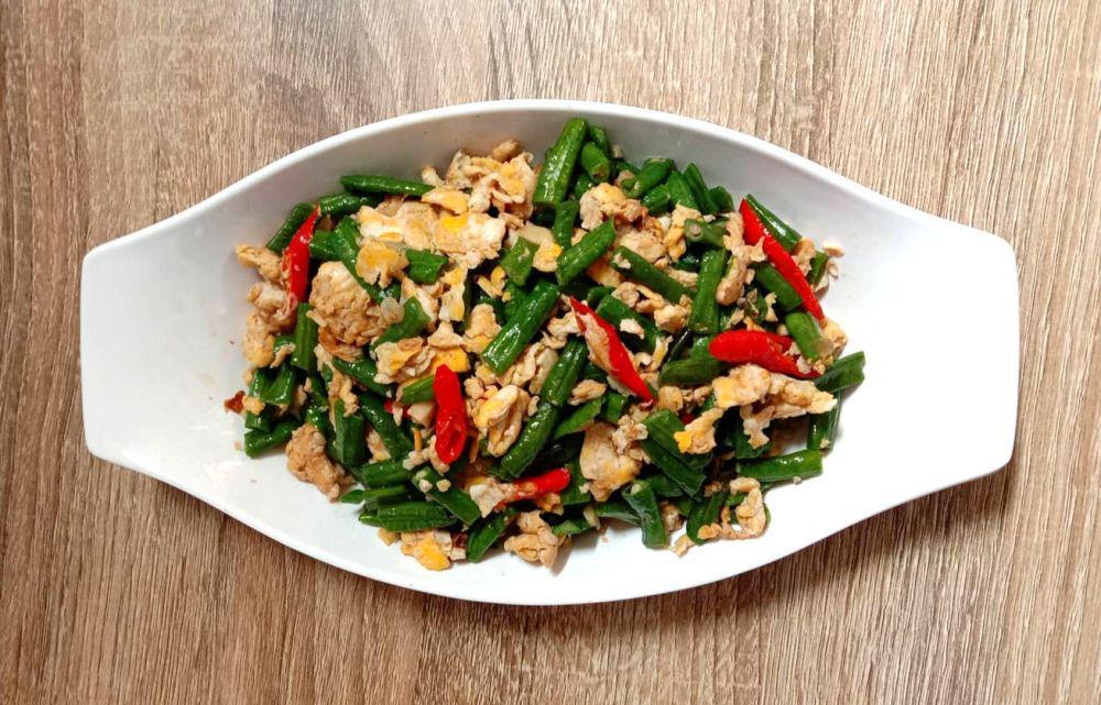 Resep Tumis Kacang Panjang Telur Pedas, Masaknya Sat-set!