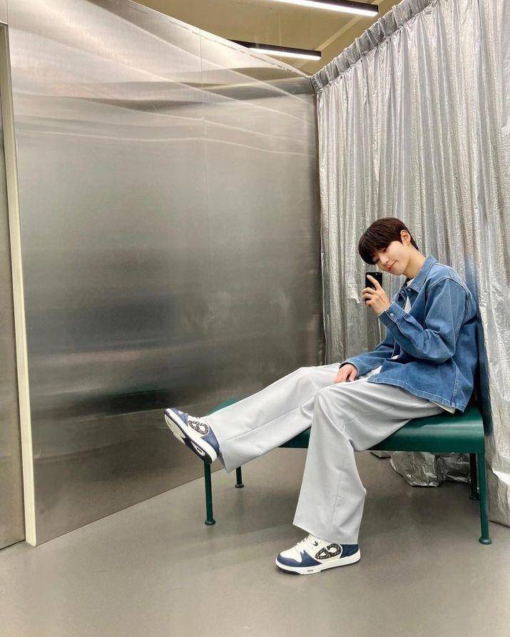 Hwang In Youp (instagram.com/hi_high_hiy)