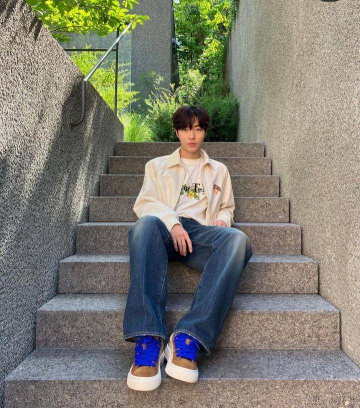 Hwang In Youp (instagram.com/hi_high_hiy)