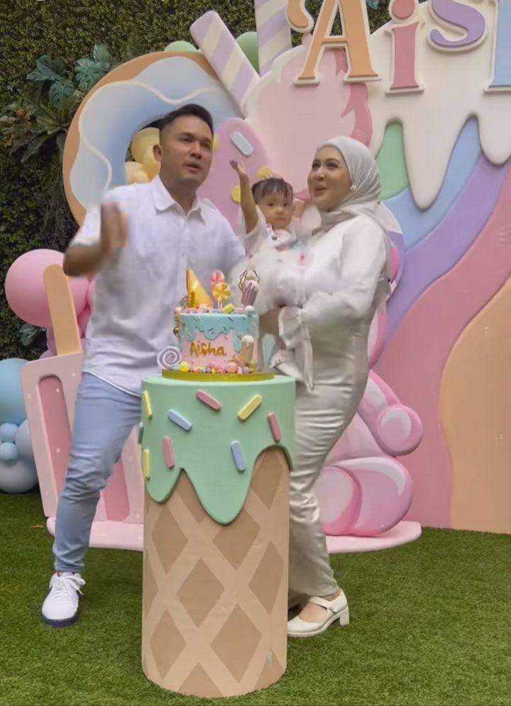 Ulang tahun pertama Aisha (Instagram.com/kesharatuliu05)