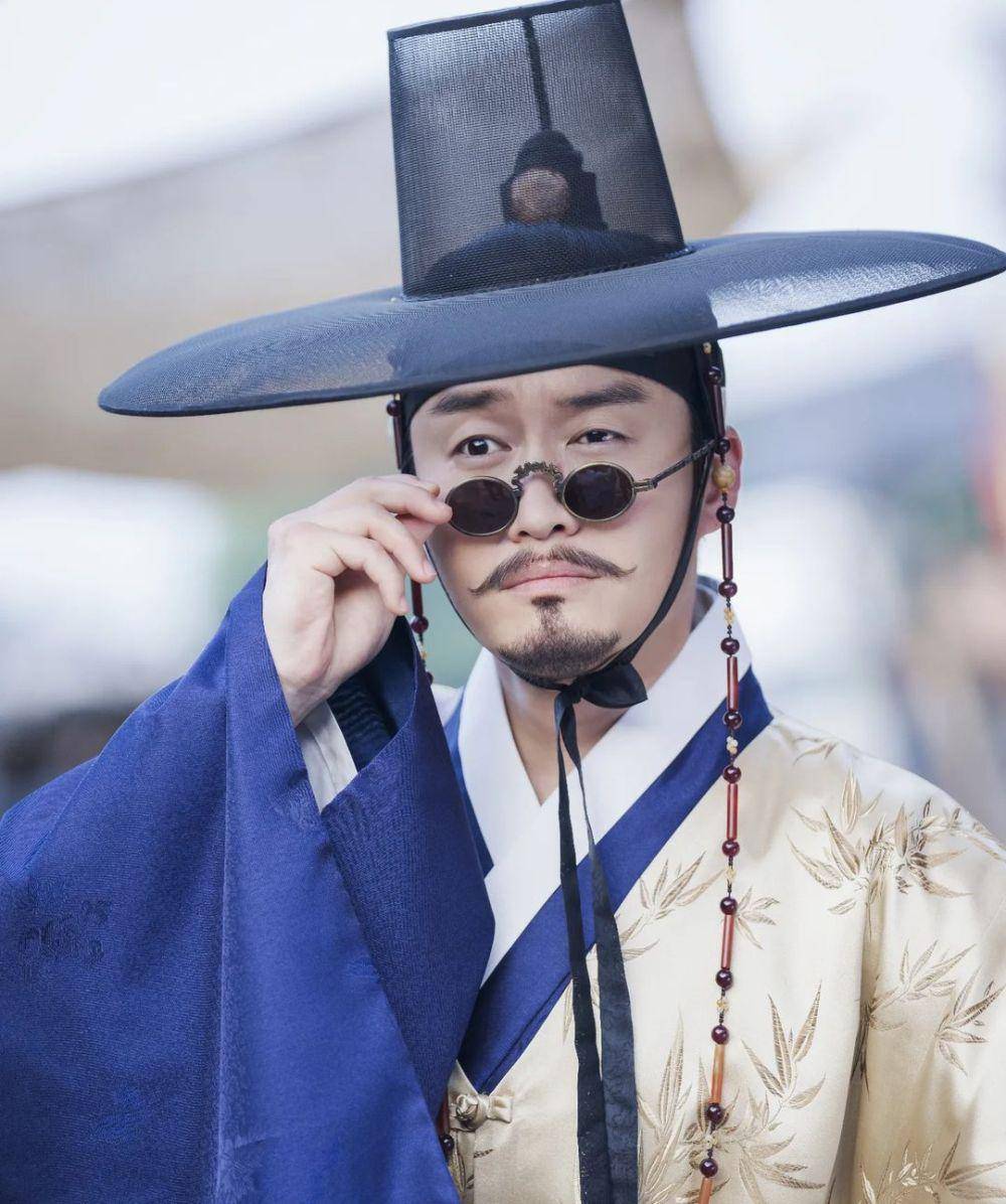 Oh Eui Sik (instagram.com/oh_euisik)