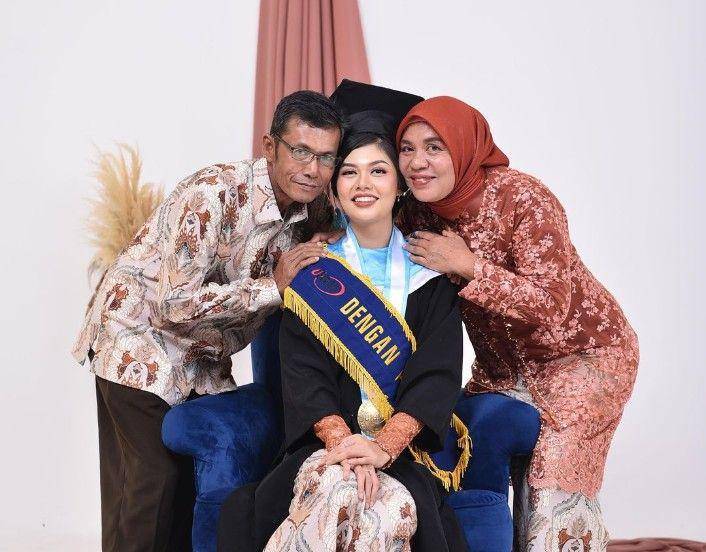 Nova Liana juara Miss Mega Bintang Indonesia 2024 asal Empat Lawang Sumsel (Instagram/valdeznova)