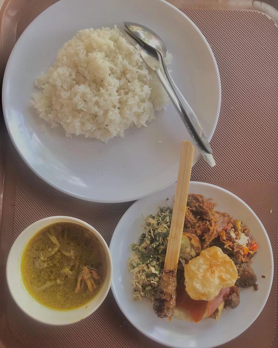 Seporsi menu Babi Guling Ocha (Instagram.com/@babiguling.ocha)
