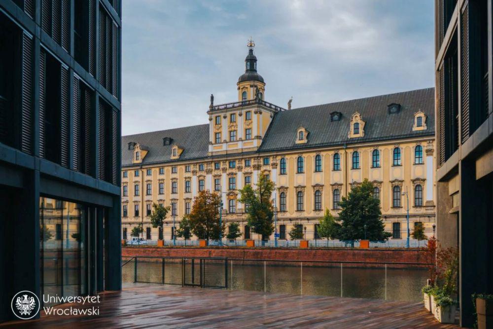 6 Universitas Terkemuka di Polandia, Masuk Peringkat Global!