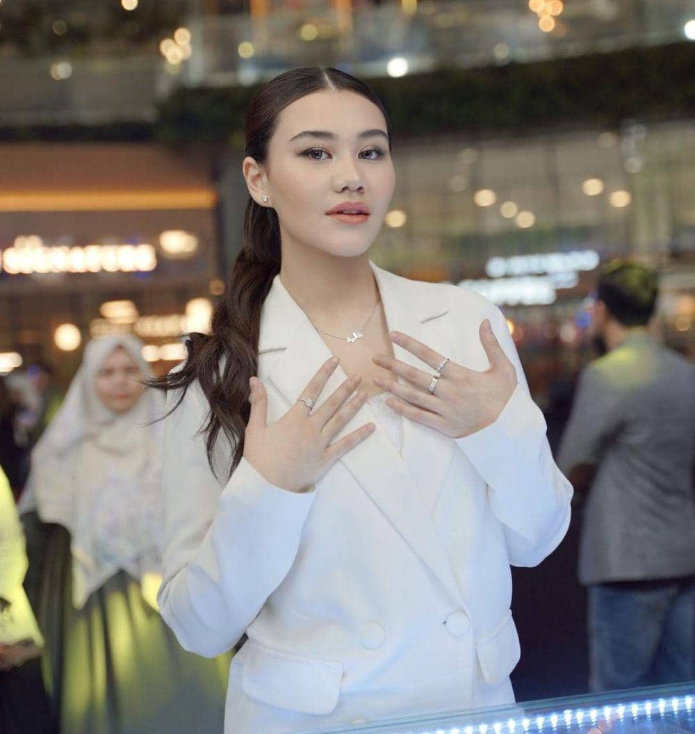 inspirasi hairstyle ala Aaliyah Massaid (instagram.com/aaliyah.massaid)