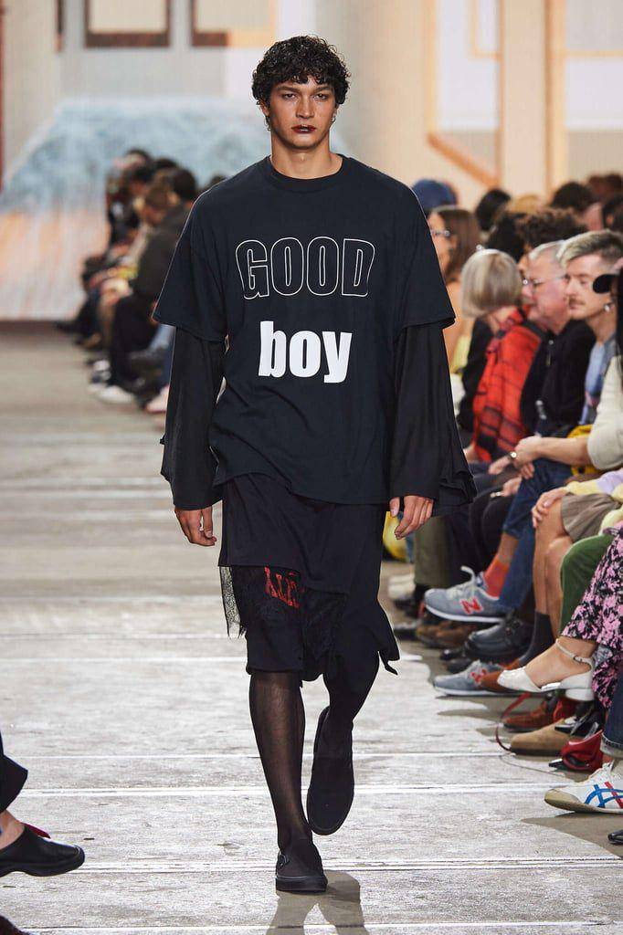 Alix Higgins Resort '25 di Australia Fashion Week 2024 (instagram.com/__aak47)