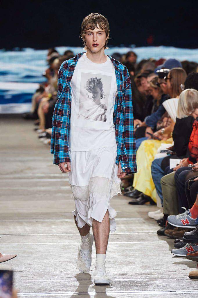 Alix Higgins Resort '25 di Australia Fashion Week 2024 (instagram.com/ausfashionweek)