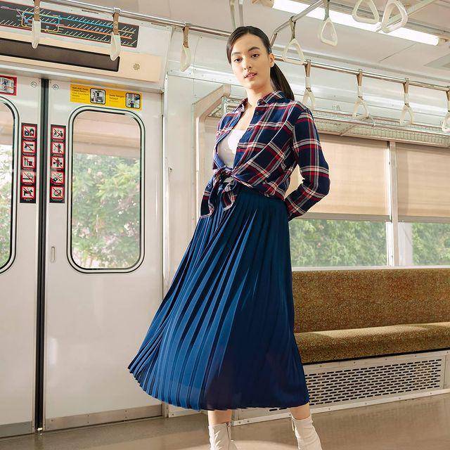 Inspirasi mix and match long skirt Mawar de Jongh (Instagram.com/mawar_eva)