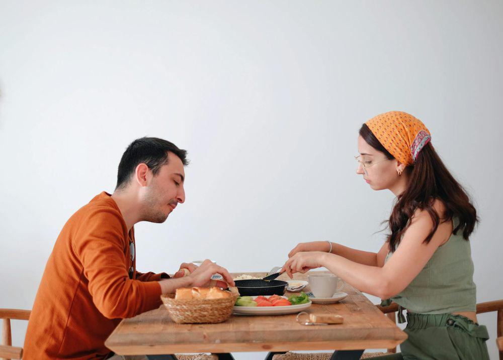 5 Tips Mengajak Pasangan untuk Menerapkan Pola Makan Sehat