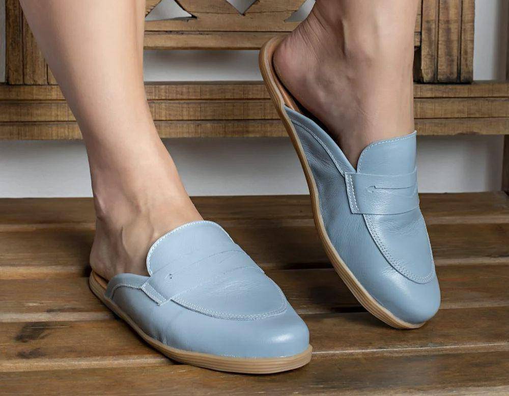 ilustrasi flat shoes (pexels.com/Fernanda Simões)