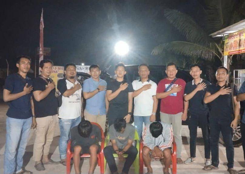 Penangkapan tiga tersangka berhasil diamankan Satreskrim Polres Tulang Bawang. (Dok. Polres Tulang Bawang).