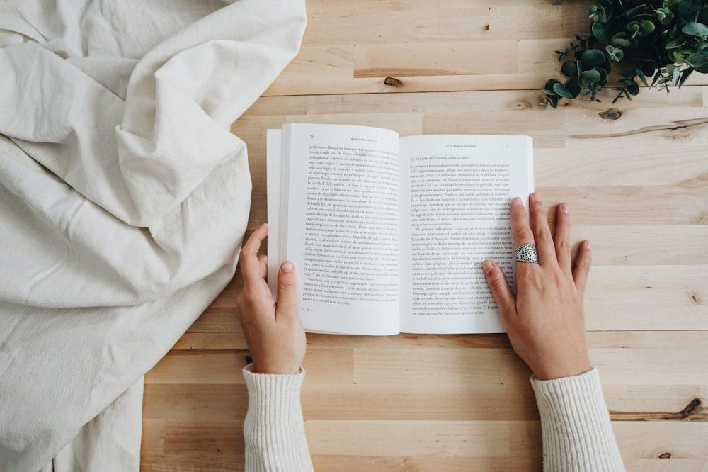7 Tips Menjaga Buku Pinjaman, Jangan Sampai Rusak atau Hilang