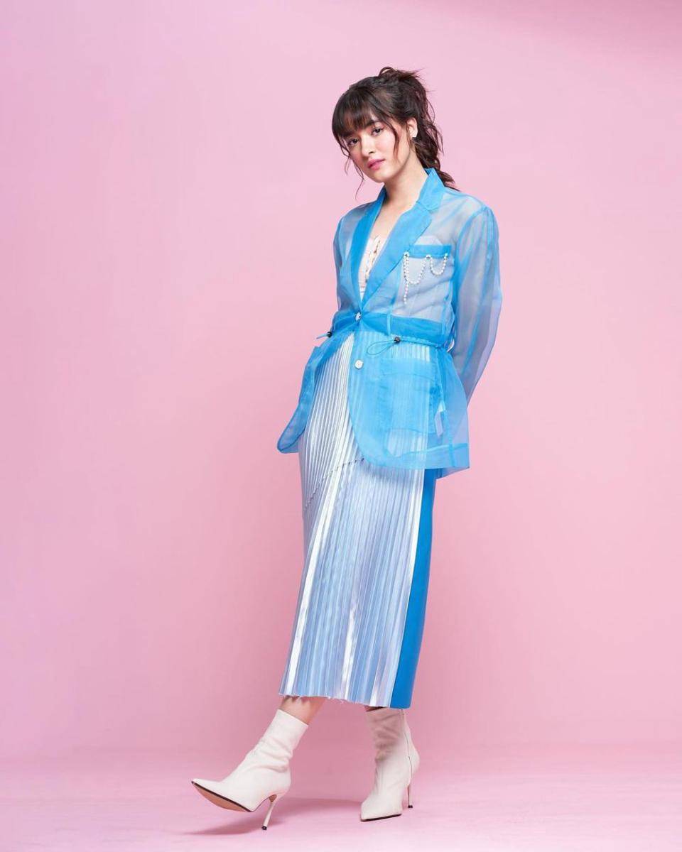 Inspirasi mix and match long skirt Mawar de Jongh (Instagram.com/mawar_eva)