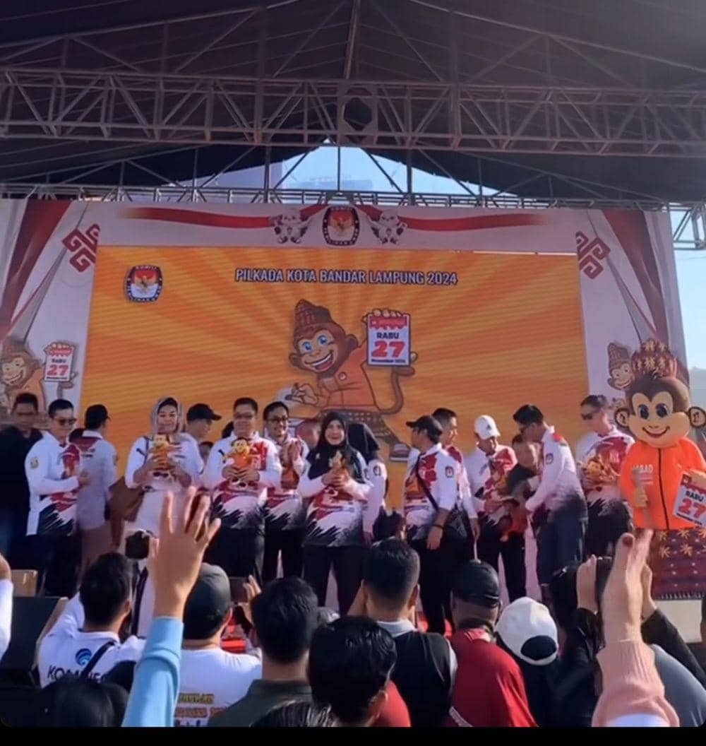 Peluncuran maskot Pilkada 2024 pada Minggu (19/5/2024) di Bundaran Gajah, Tugu Adipura, Kota Bandar Lampung (IDN Times/Istimewa)