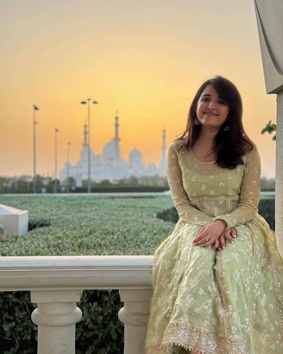 Shirley Setia (instagram.com/shirleysetia)