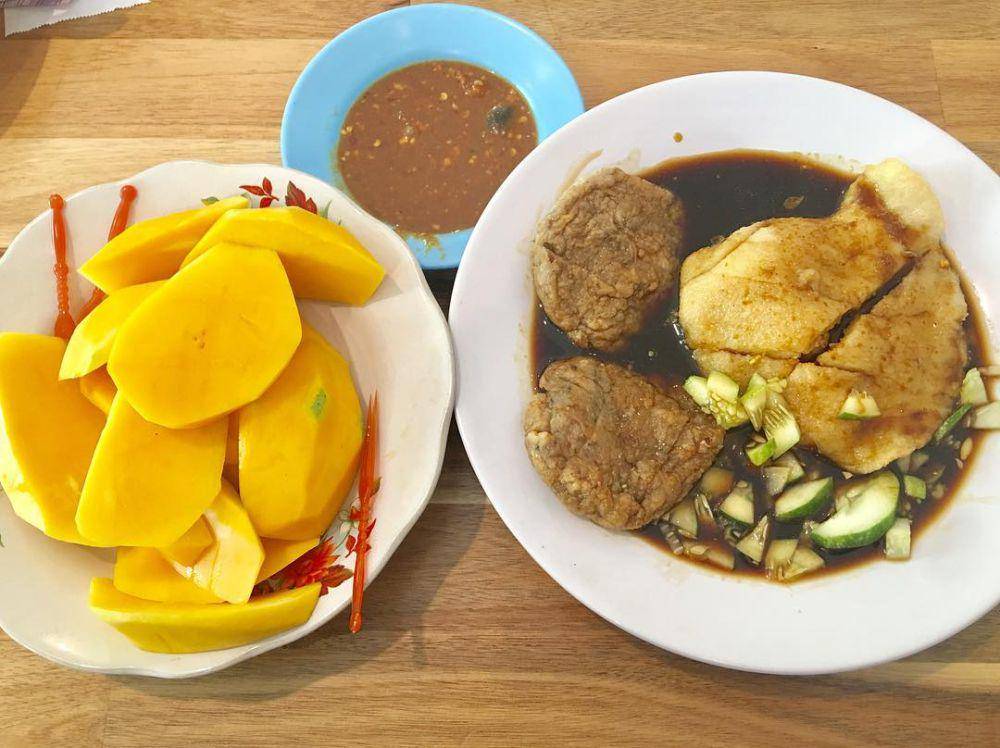 Pempek Megaria (instagram.com/eryparamita | instagram.com/shesarhikmainsana)