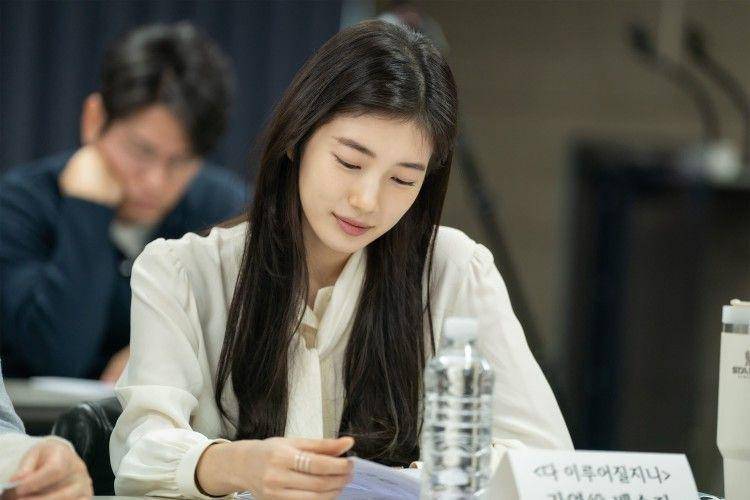 Suzy untuk All The Love You Wish For (twitter.com/NetflixKR)