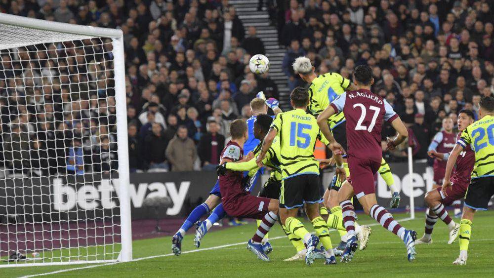 West Ham United mengalahkan Arsenal pada babak 16 besar Piala Liga Inggris 2023/2024. (whufc.com)