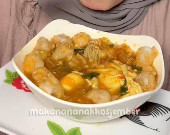 Fruitcis Salad (Instagram/makanananakkosjember)