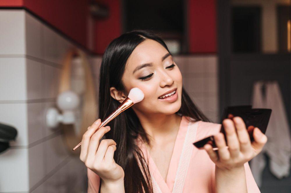 5 Tips Memilih Powder Foundation untuk Pekerja Nine to Five