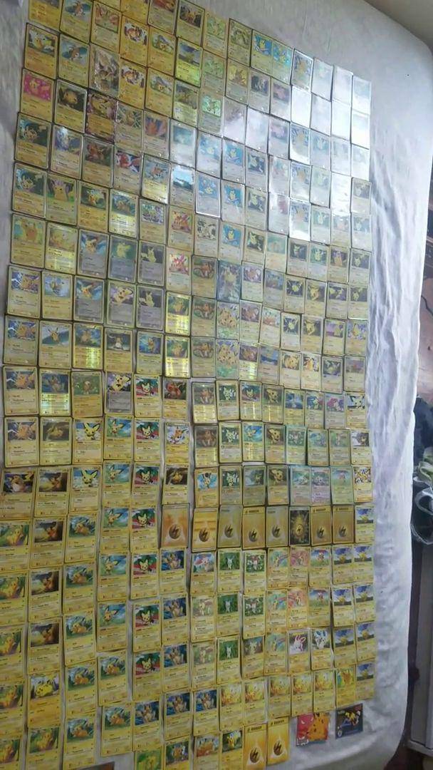 potret koleksi Pikachu (reddit.com/user/Laverestudios)