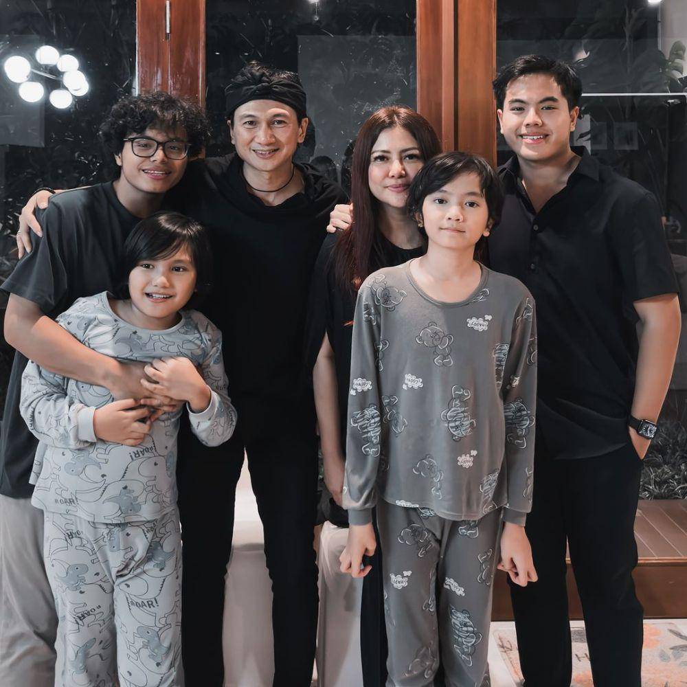 potret kedekatan Anji dengan kedua anak sambung (instagram.com/winatalia)