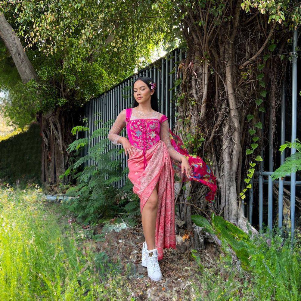 berkain ala Yura Yunita (instagram.com/yurayunita)