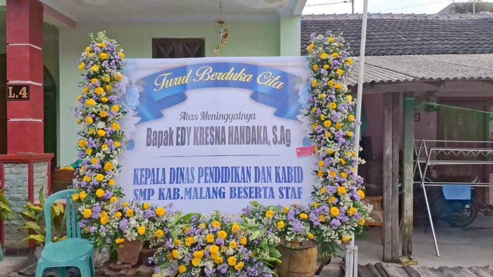 Suasana rumah duka korban kecelakaan bus di Tol Jombang-Mojokerto. (IDN Times/Rizal Adhi Pratama)