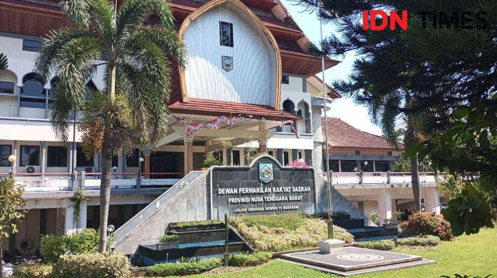 Kantor DPRD NTB. (IDN Times/Muhammad Nasir)