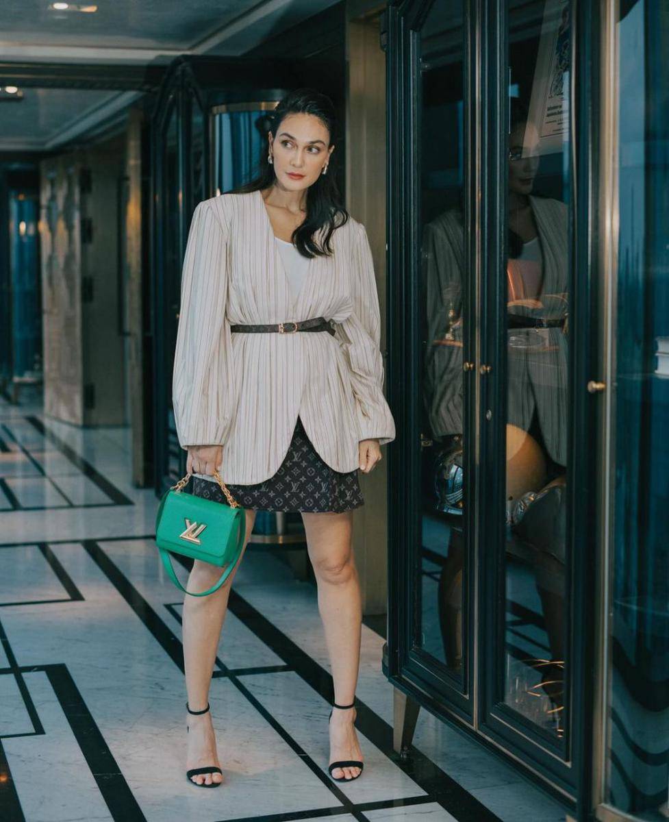 Luna Maya (instagram.com/lunamaya)