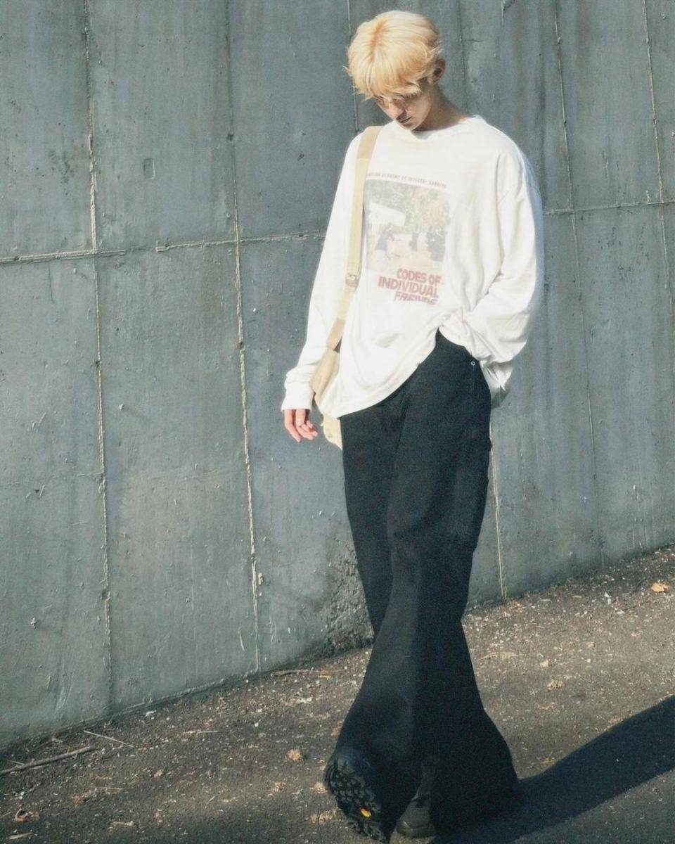 OOTD ngampus ala DK SEVENTEEN (instagram.com/dk_is_dokyeom)