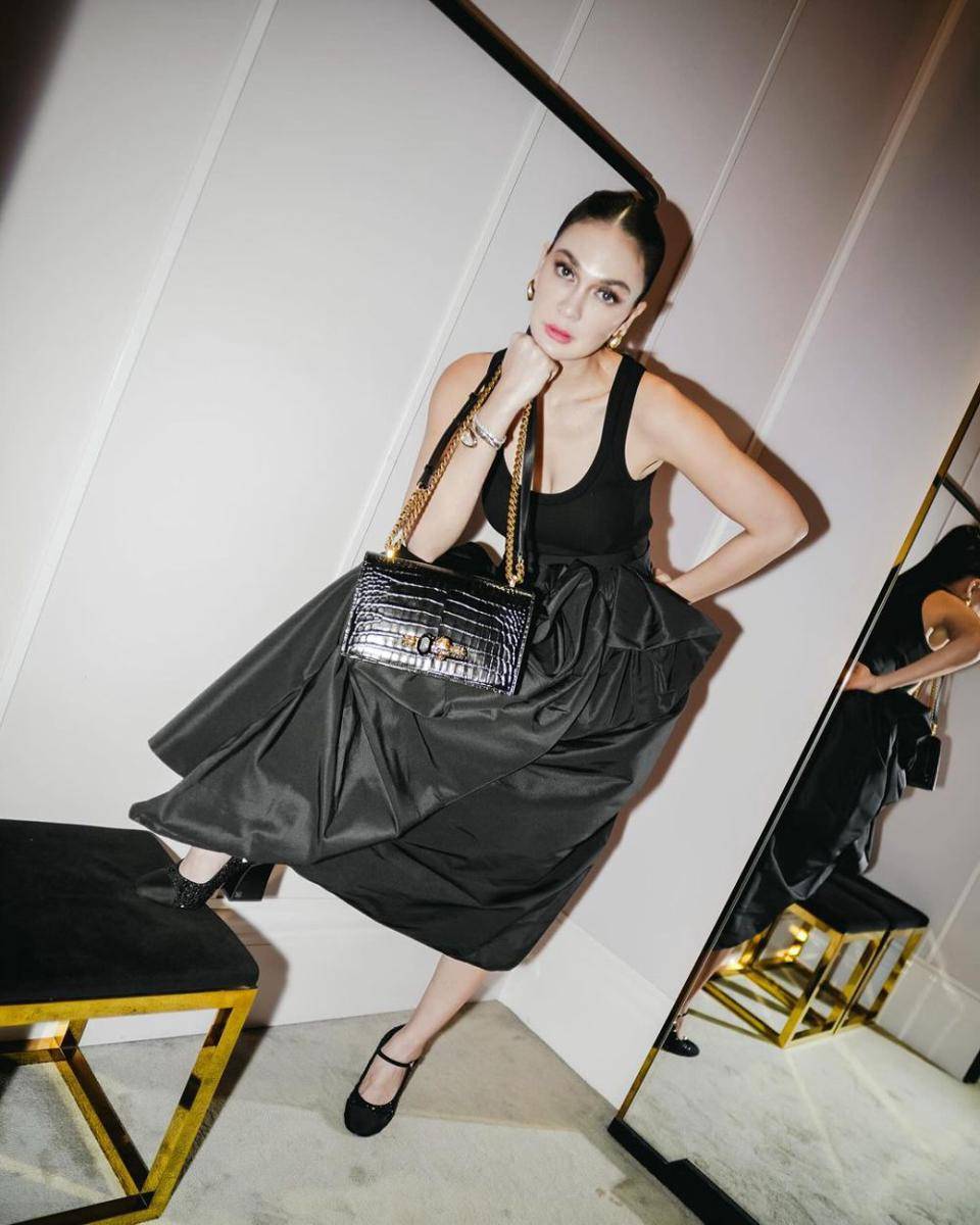 Luna Maya (instagram.com/lunamaya)