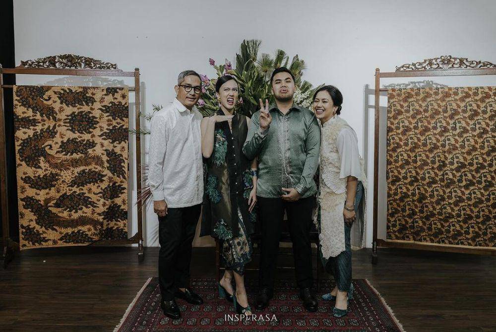 Lamaran Nabila Sudiro, putri sulung Tora Sudiro. (Instagram.com/inspirasapictures)
