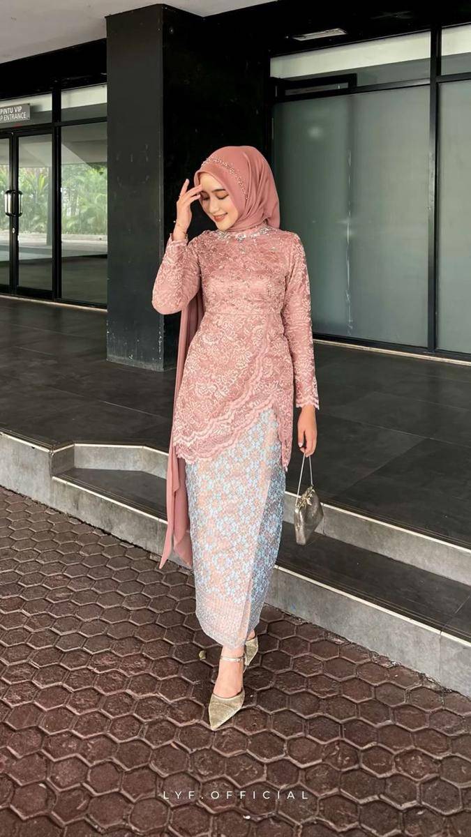 Inspirasi baju perpisahan SMA (pinterest.com/LYF Official)