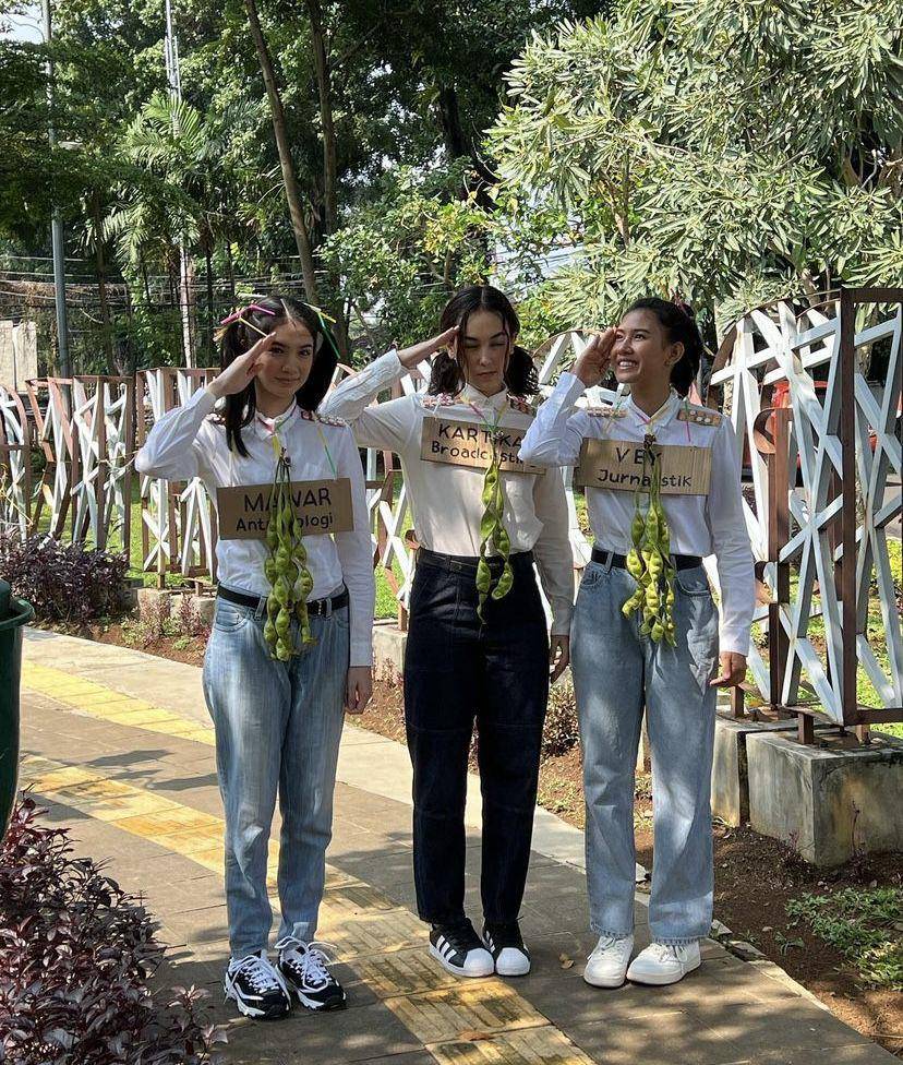 potret Shenina Cinnamon di balik layar film Do You See What I See (instagram.com/sheninacinnamon)