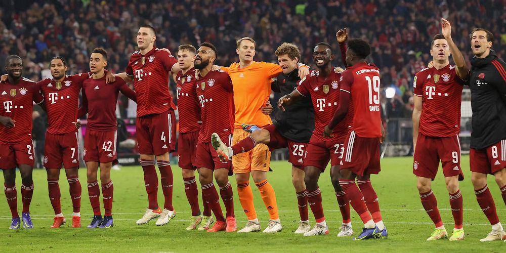 Bayern Munich merayakan kemenangan pada 2020/2021. (fcbayern.com)