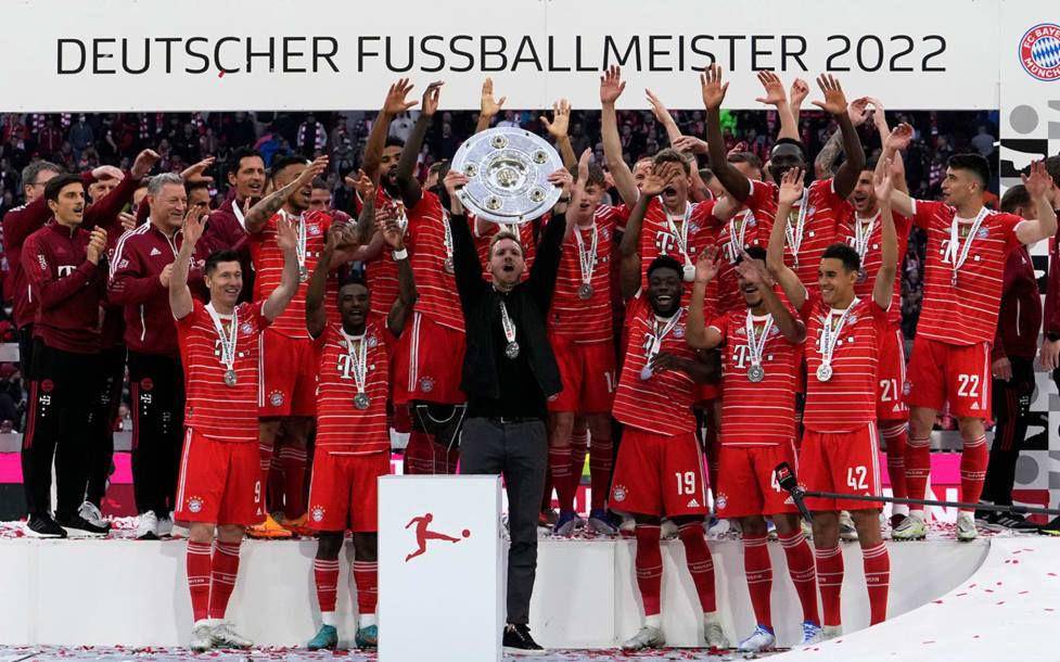 Bayern Munich menjuarai Bundesliga 2021/2022. (fcbayern.com)