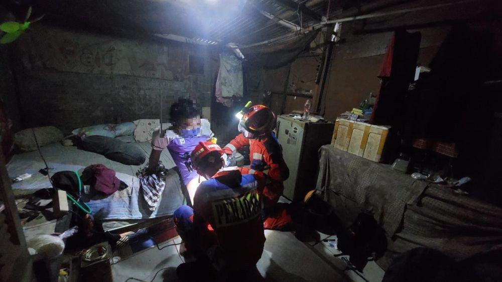 Damkar Turun Tangan Lepaskan Cincin di Kemaluan Pria di Bekasi