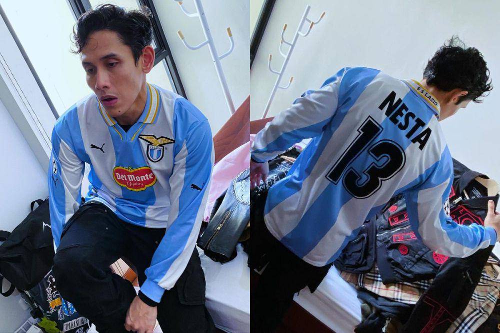 potret Ganindra Bimo pakai koleksi jersey vintage (instagram.com/ganindrabimo)