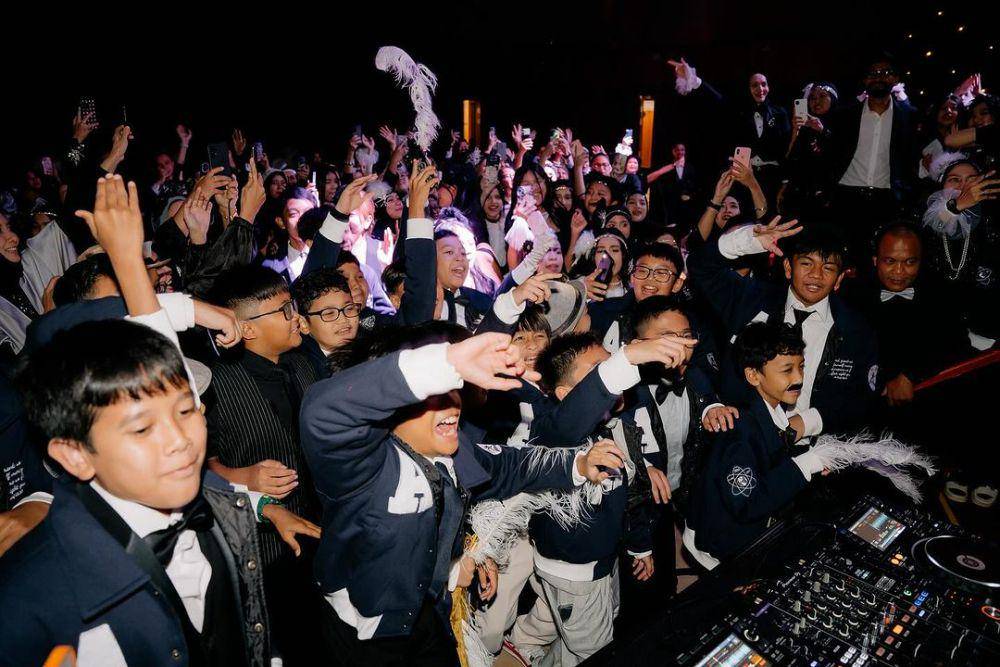 potret DJ Winky perform di acara party anak SD (Instagram.com/winkywiryawan912)