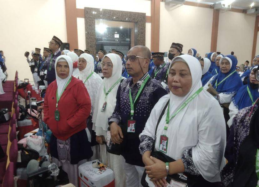 Salah satu calon jemaah Haji, Edy Matondang yang akan berangkat Haji dari asrama Haji Medan (Dok. Sony for IDN Times)