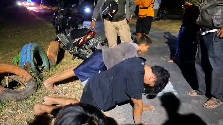Tertangkap Curi Singkong, Dua Remaja di Magetan Dihukum Push Up